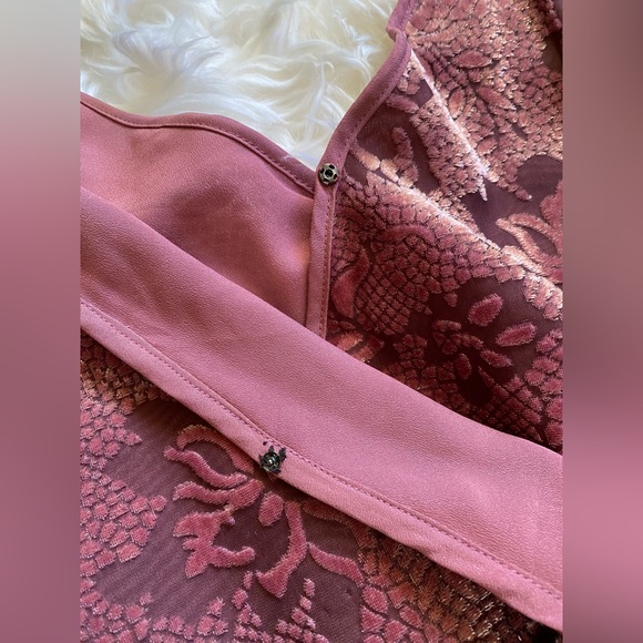 Guess Brand Renaissance Inspired Velvet Blouse, Floral, Purple, Cold Shoulder - Picture 14 of 17